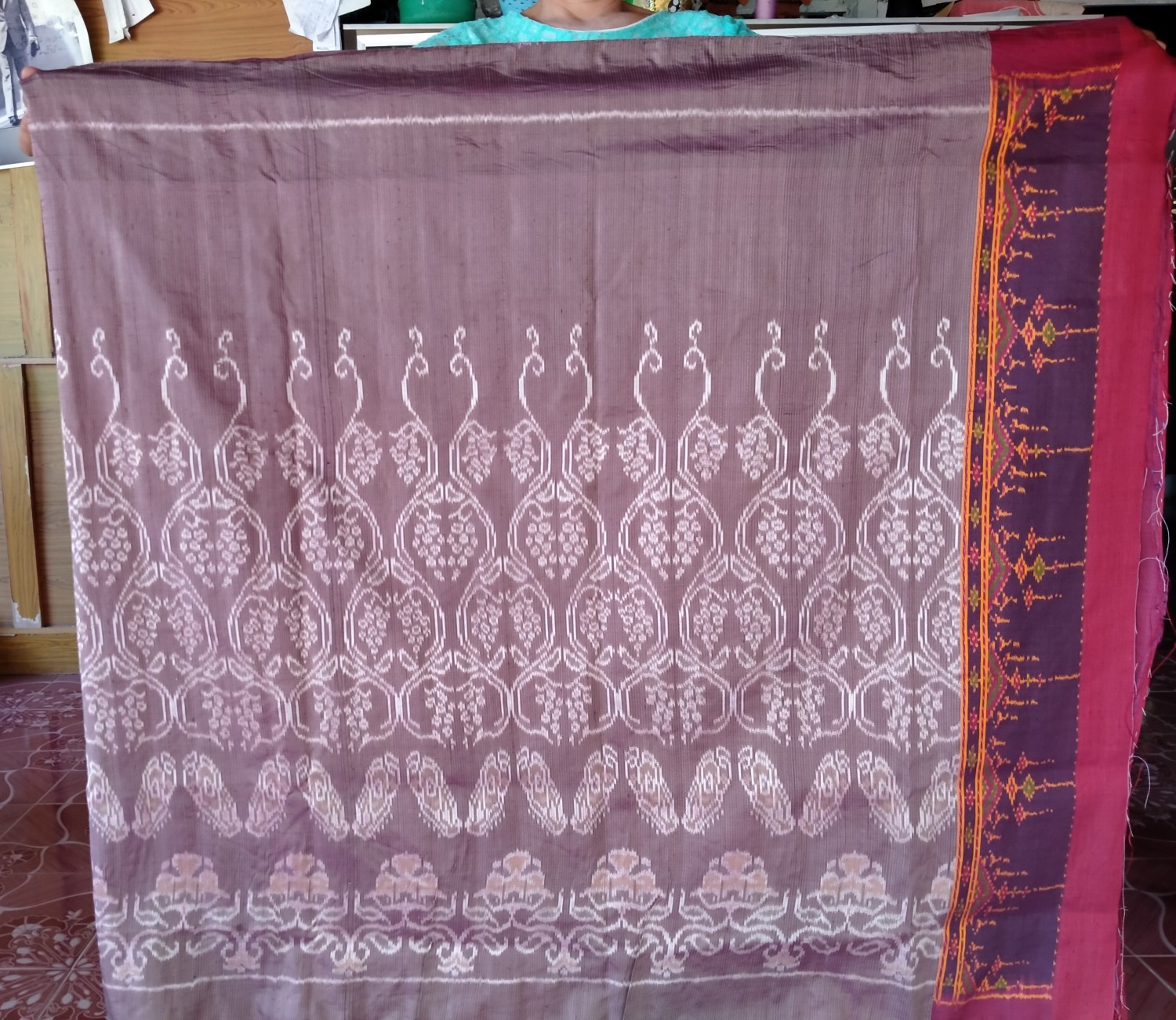 ลายเครือเถาวัลย์ ย้อมสีธรรมชาติ