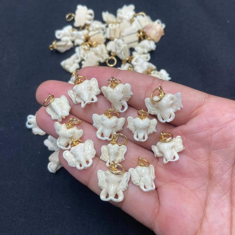 จี้งๅเล็ก ทรงหน้าช้าง และเขี้ยวงๅ