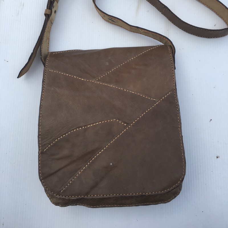 กระเป๋าหนังวัวแท้