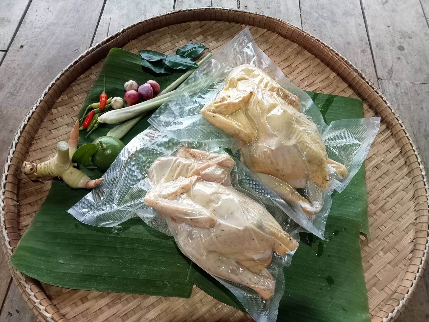 ไก่บ้านชำแหละพร้อมปรุง