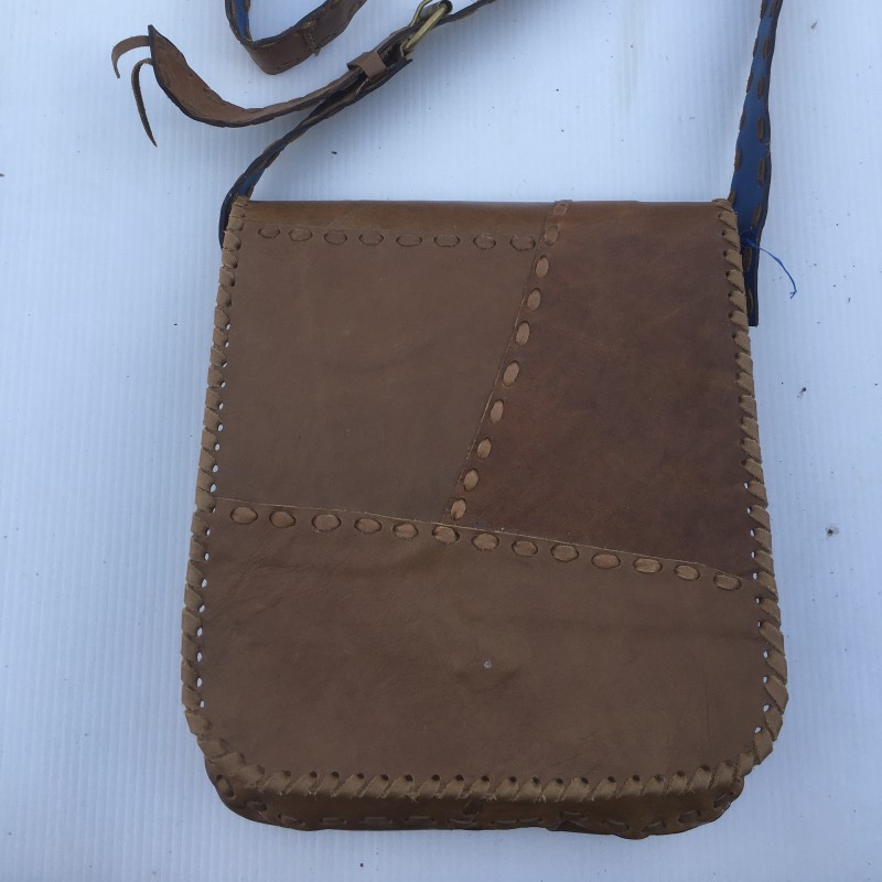 กระเป๋าหนังวัวแท้ทำมือ