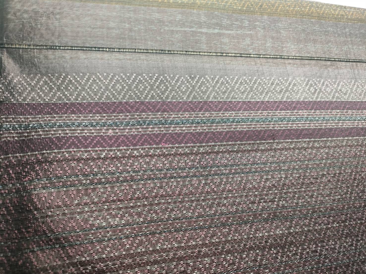 โฮลย้อมสีธรรมชาติ  ครั่งคราม  ไหมบ้าน พุ่งยืน