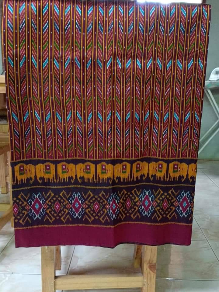 กลุ่มทอผ้าไหมบ้านดงสวรรค์