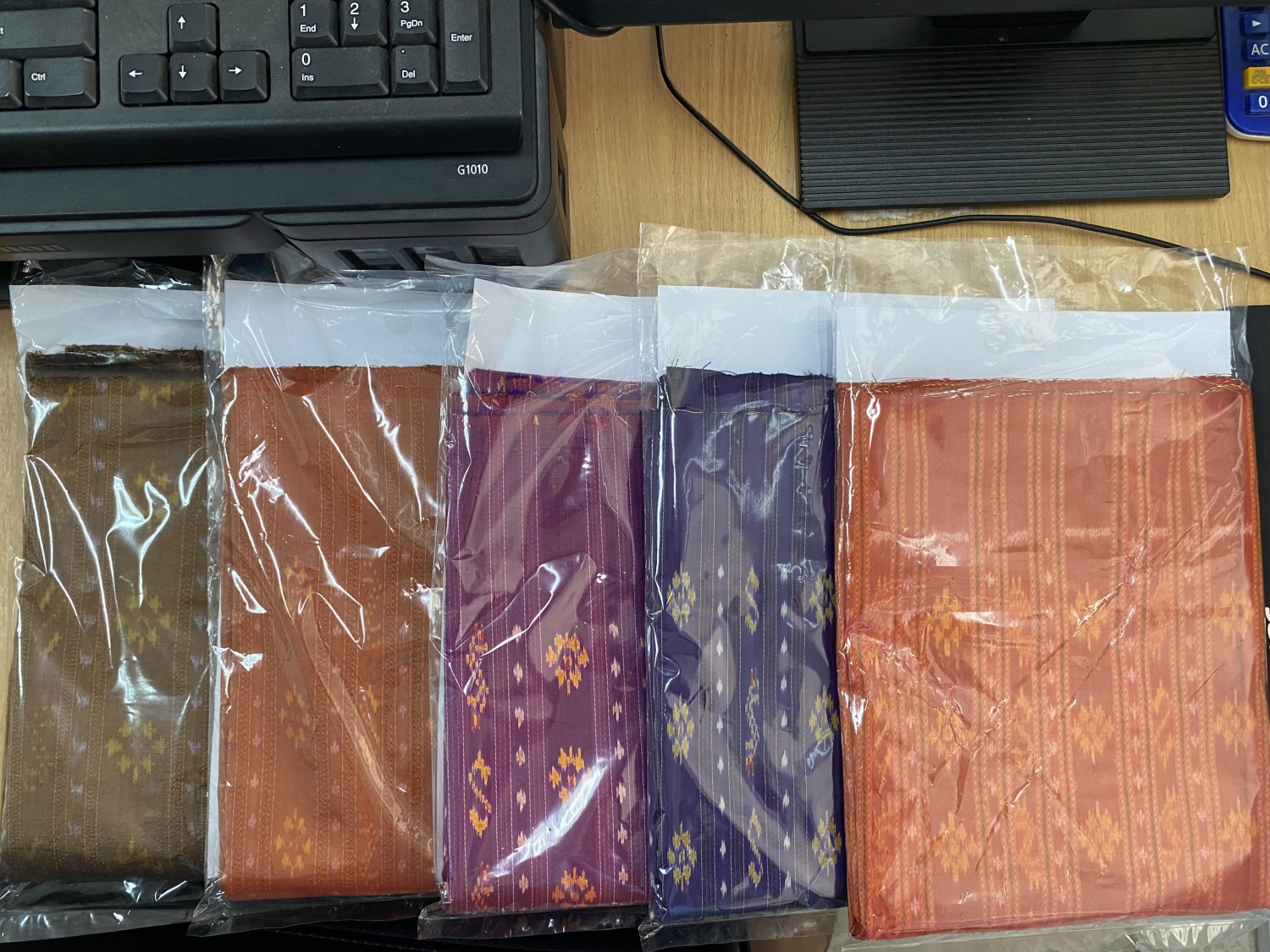 กลุ่มทอผ้าไหมบ้านโพธิ์