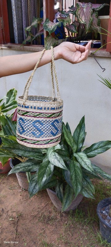 กระเป๋าจักสานกลม