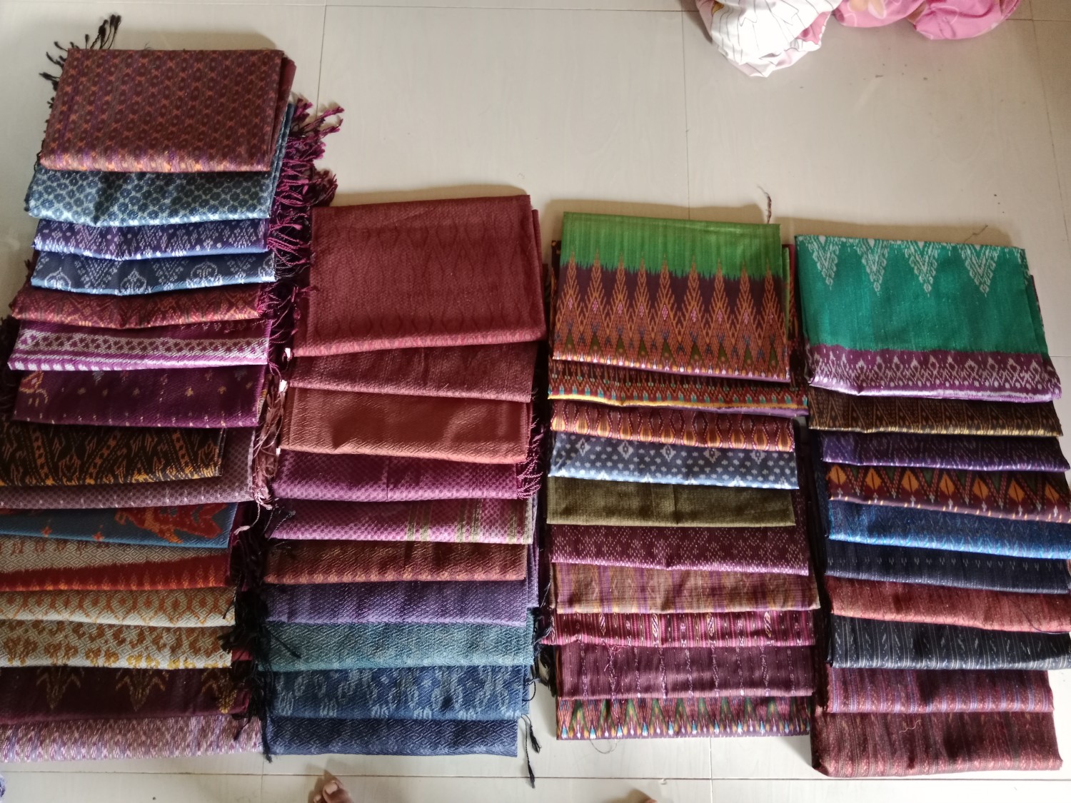 ผ้าไหมมัดหมี่ลาย