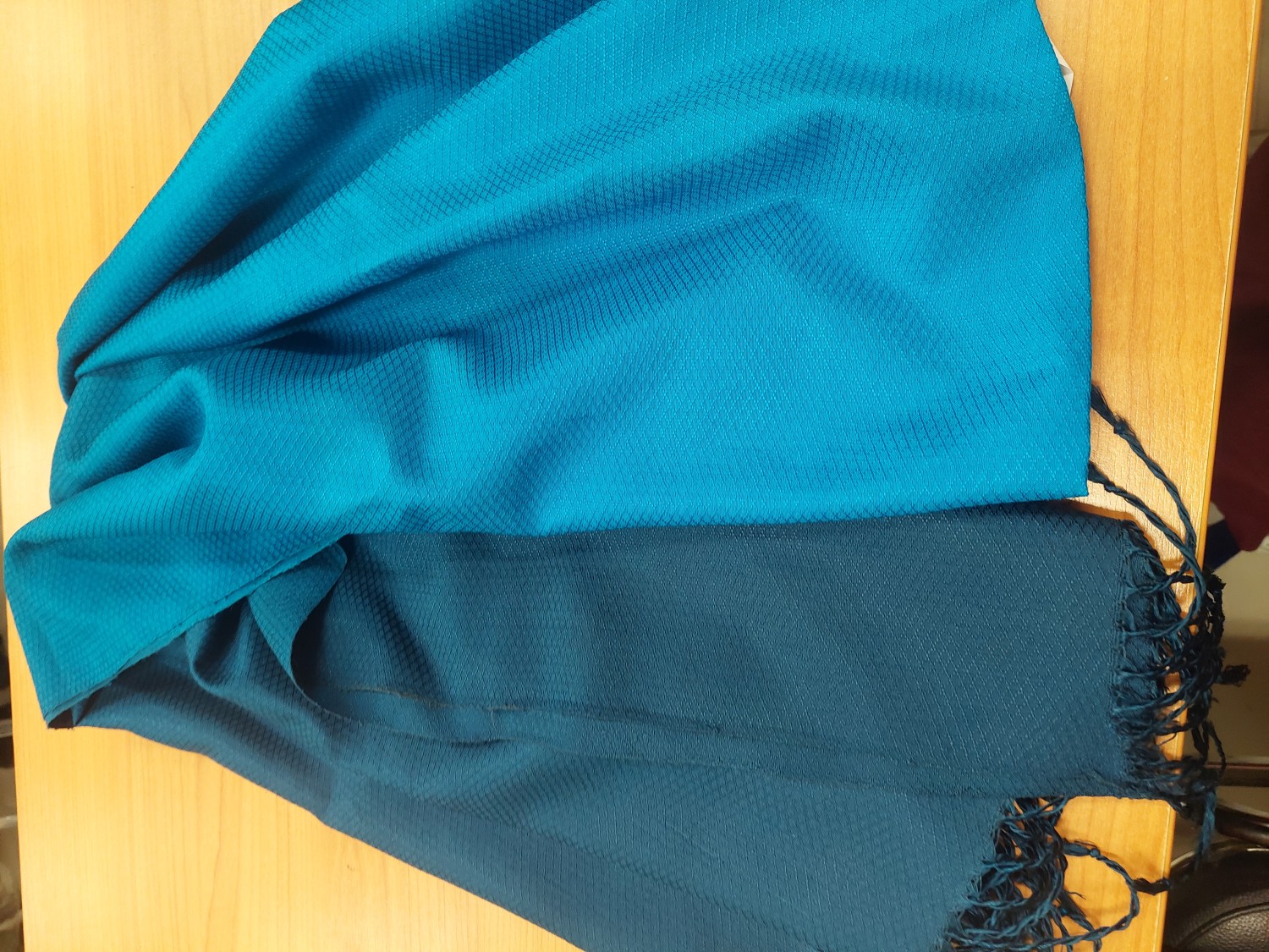 ผ้าคลุมไหล่ลูกแก้ว