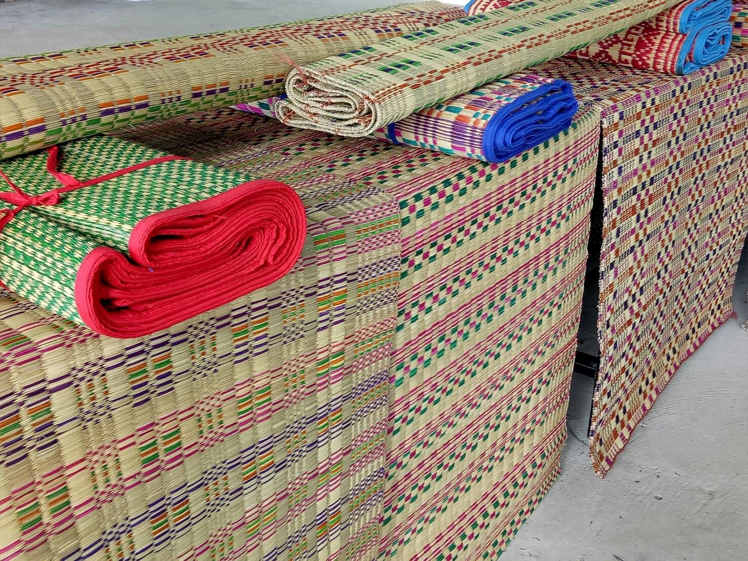 กลุ่มสตรีทอเสื่อกกบ้านหนองเกาะ