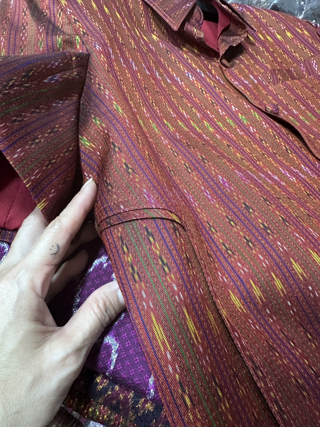 เสื้อสูทผู้ชาย ผ้าไหมแท้ทอมือ ไซส์ L