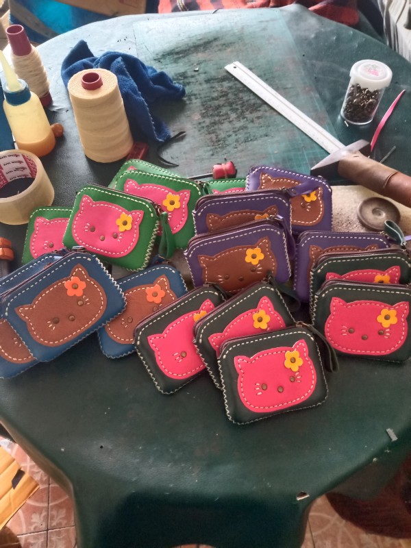 กระเป๋าหนังแท้แฮนด์เมด