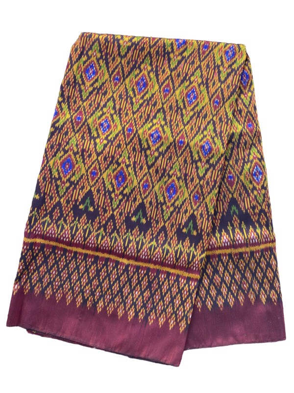 ผ้าไหมลายโฮลเปร๊าะ