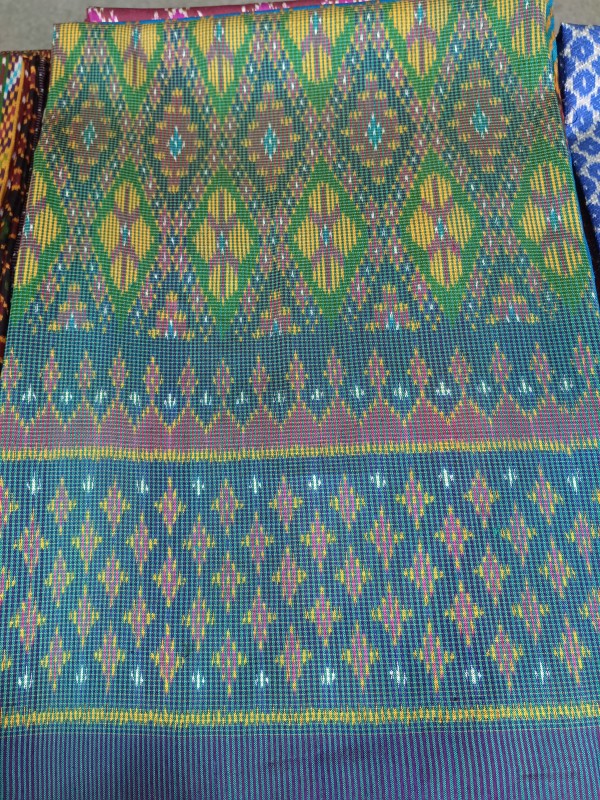 ผ้าไหมมัดหม่