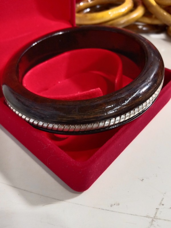 กำไลไม้พยุงประดับด้วยเงินแท้