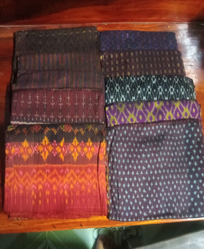 กลุ่มผ้าไหมสหกรณ์ตำบลเมืองลีง