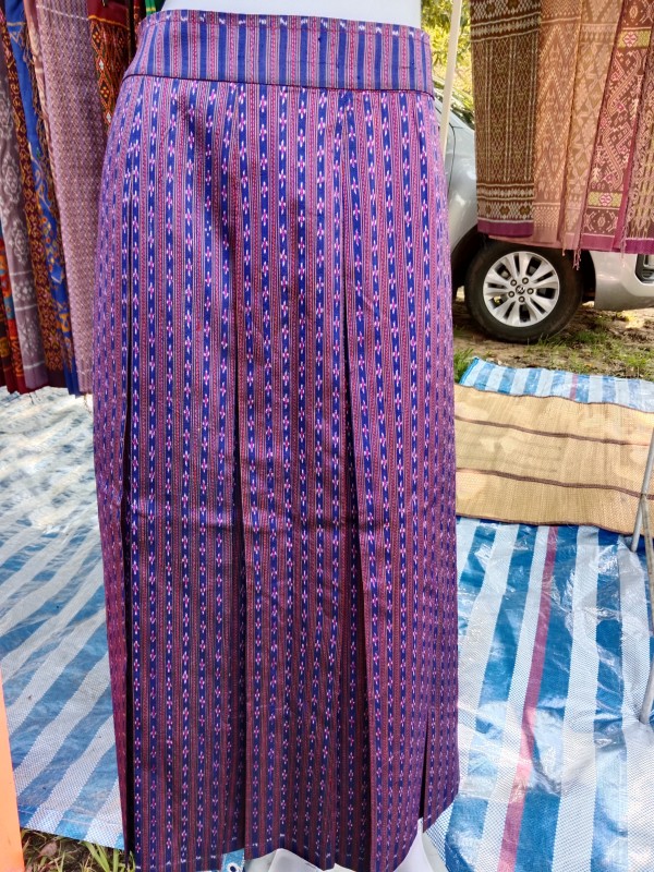 ผ้าไหมมัดหมี่ลาย