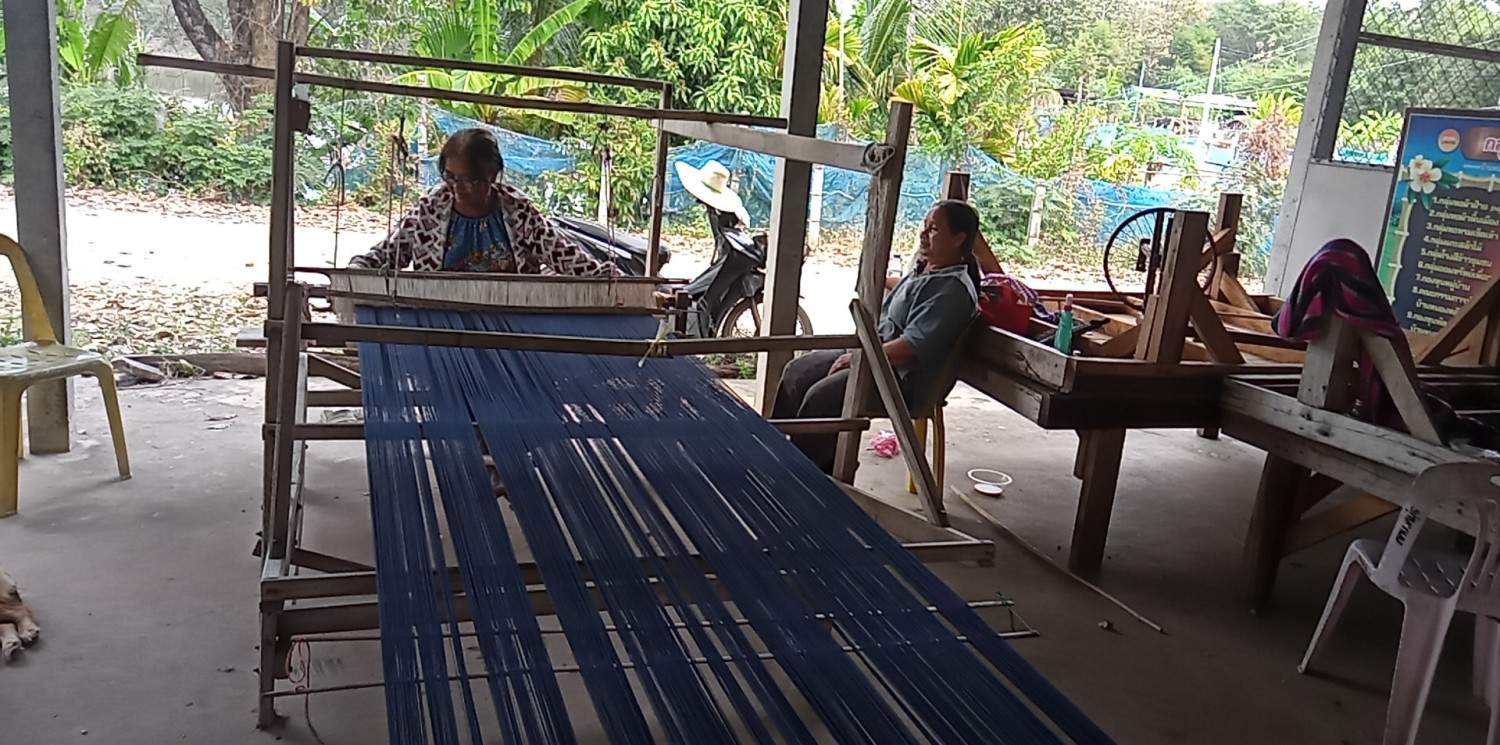 กลุ่มทอผ้าไหม บ้านหนองหลัก