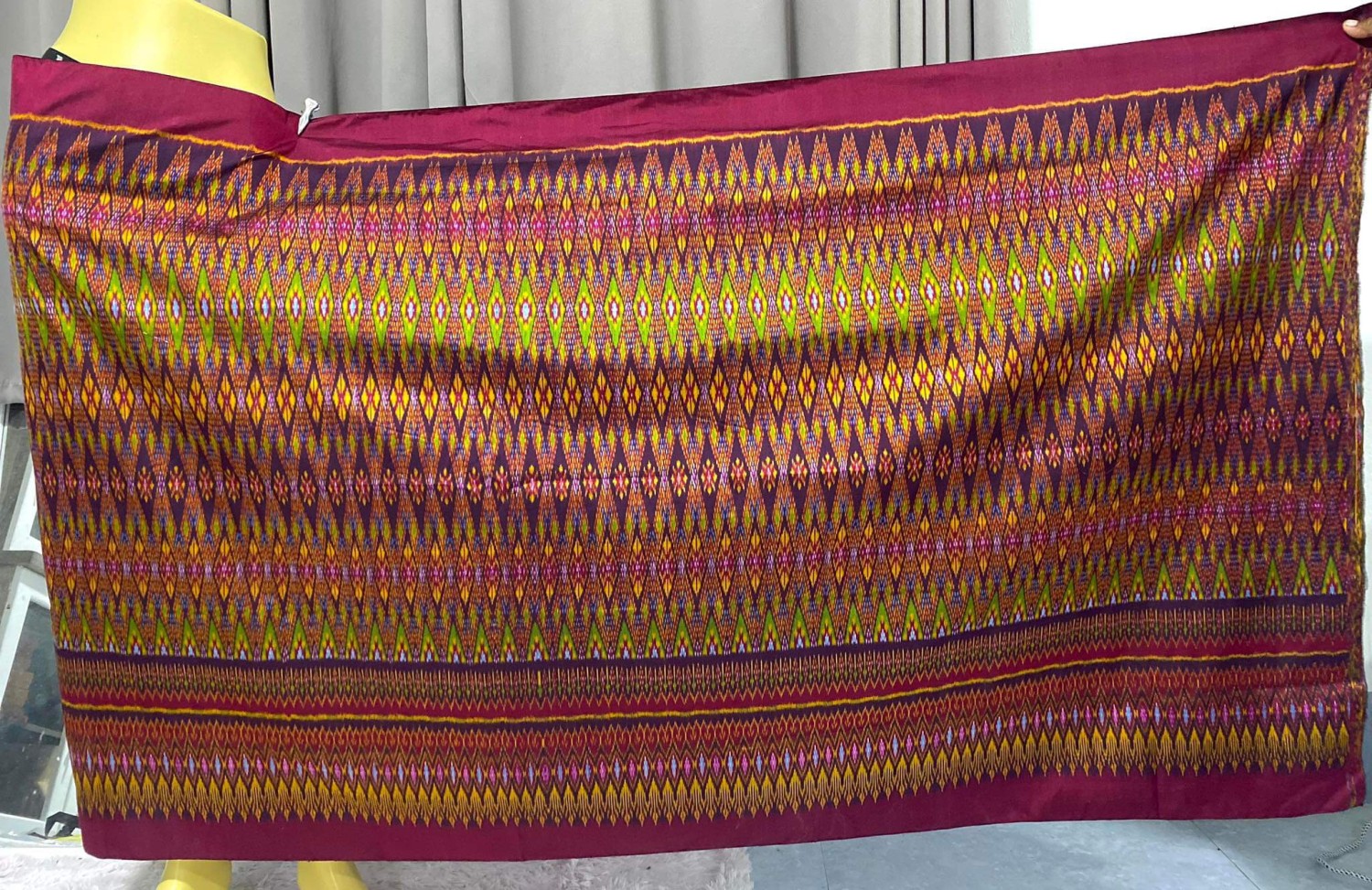 ผ้าไหมมัดหมี่กาบเชิง