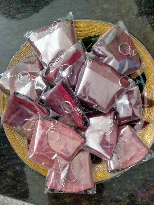 กระเป๋าใส่เหรียญผ้าไหม (คละลาย)