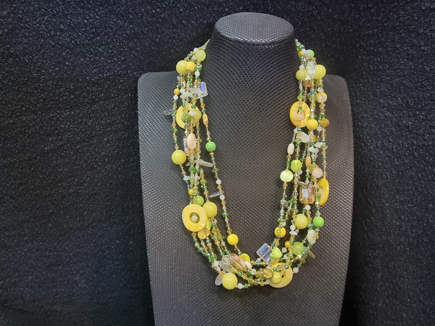 สร้อยคริสตัลคละสีโทนเหลือง