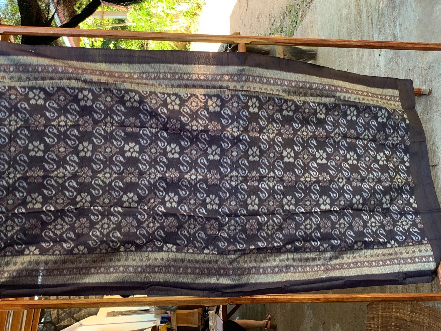 ผ้าไหมลายดอกรักราชกัญญา