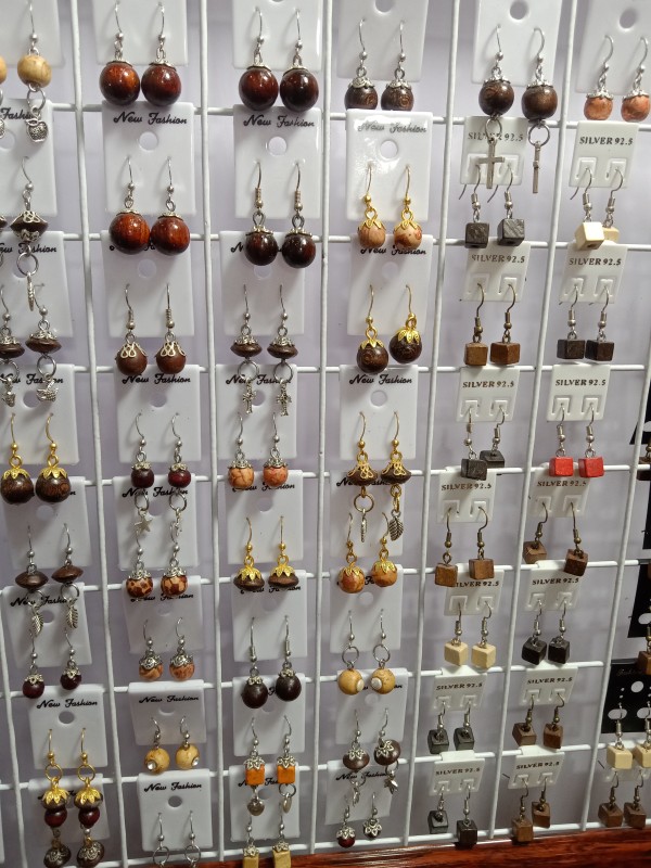 ตุ้มหุไม้มงคล