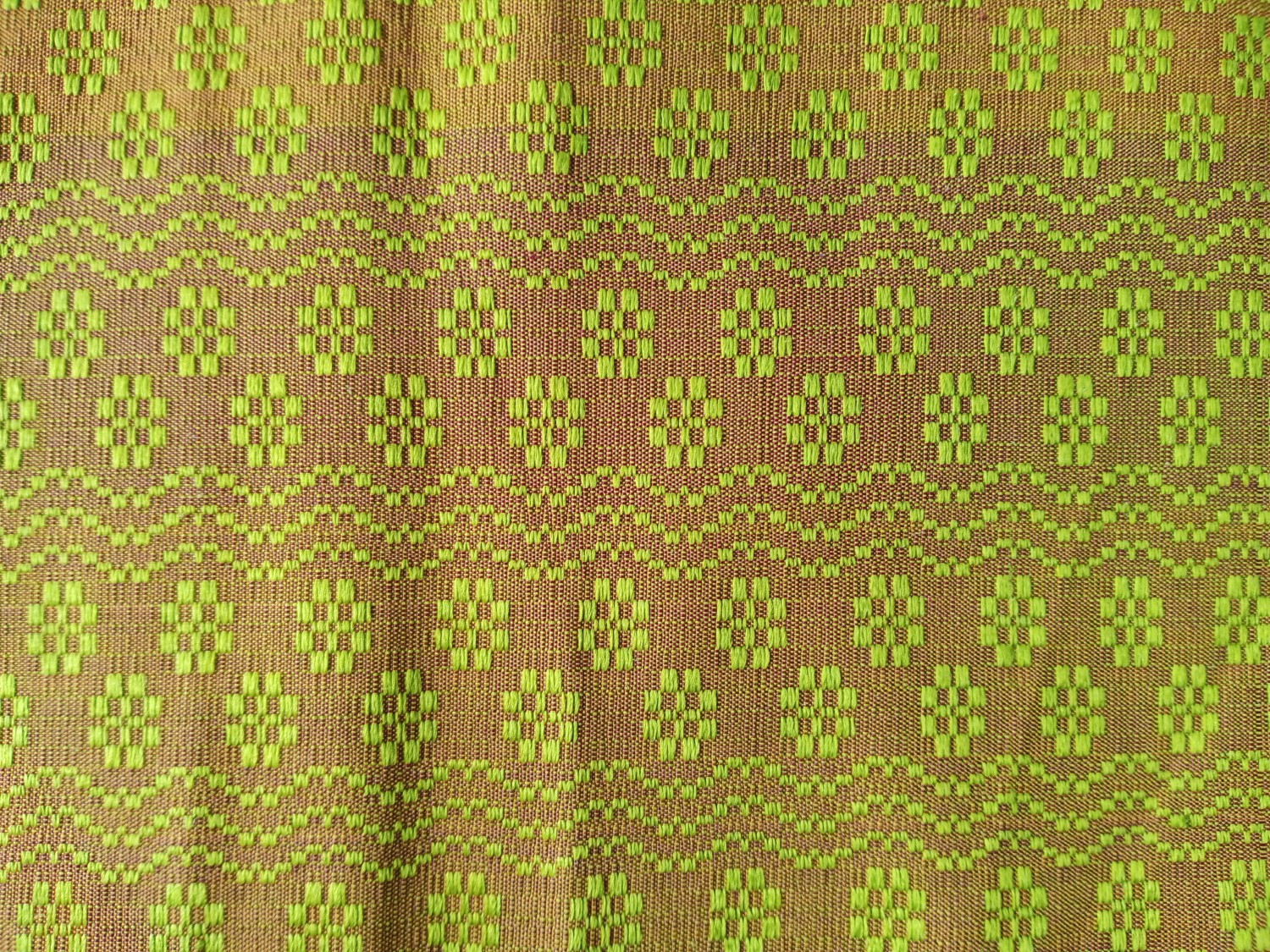 ผ้าคลุมไหล่ไหมลายก้นหอย