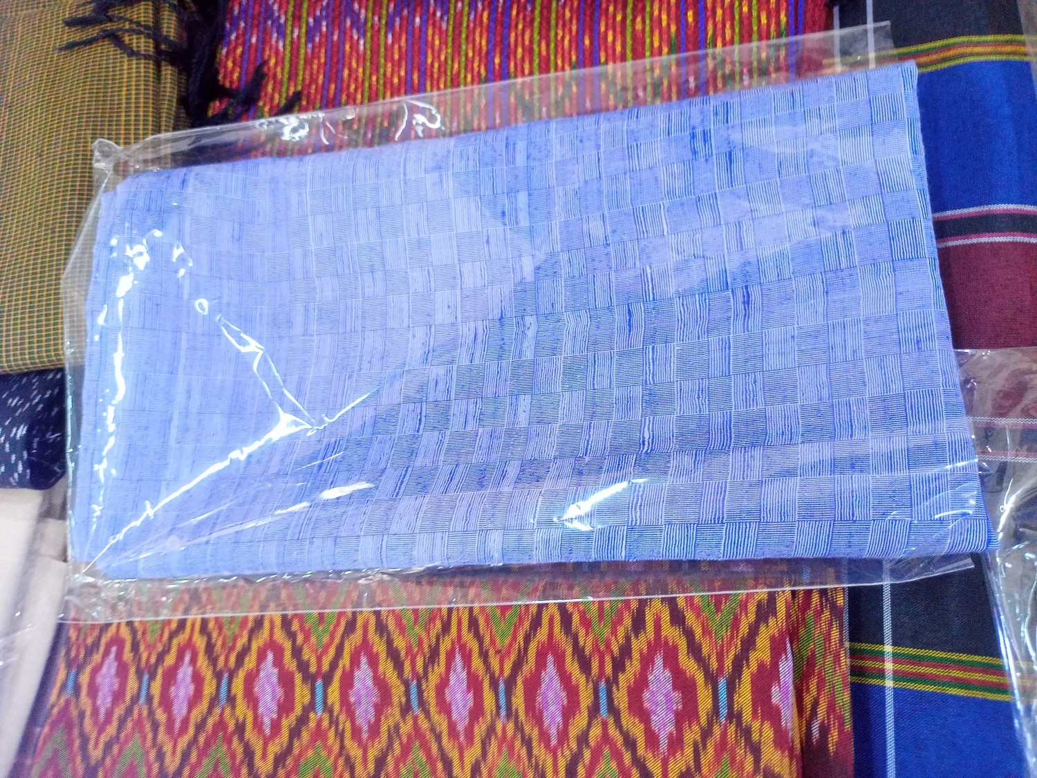 ผ้าไหมผ้าผืน