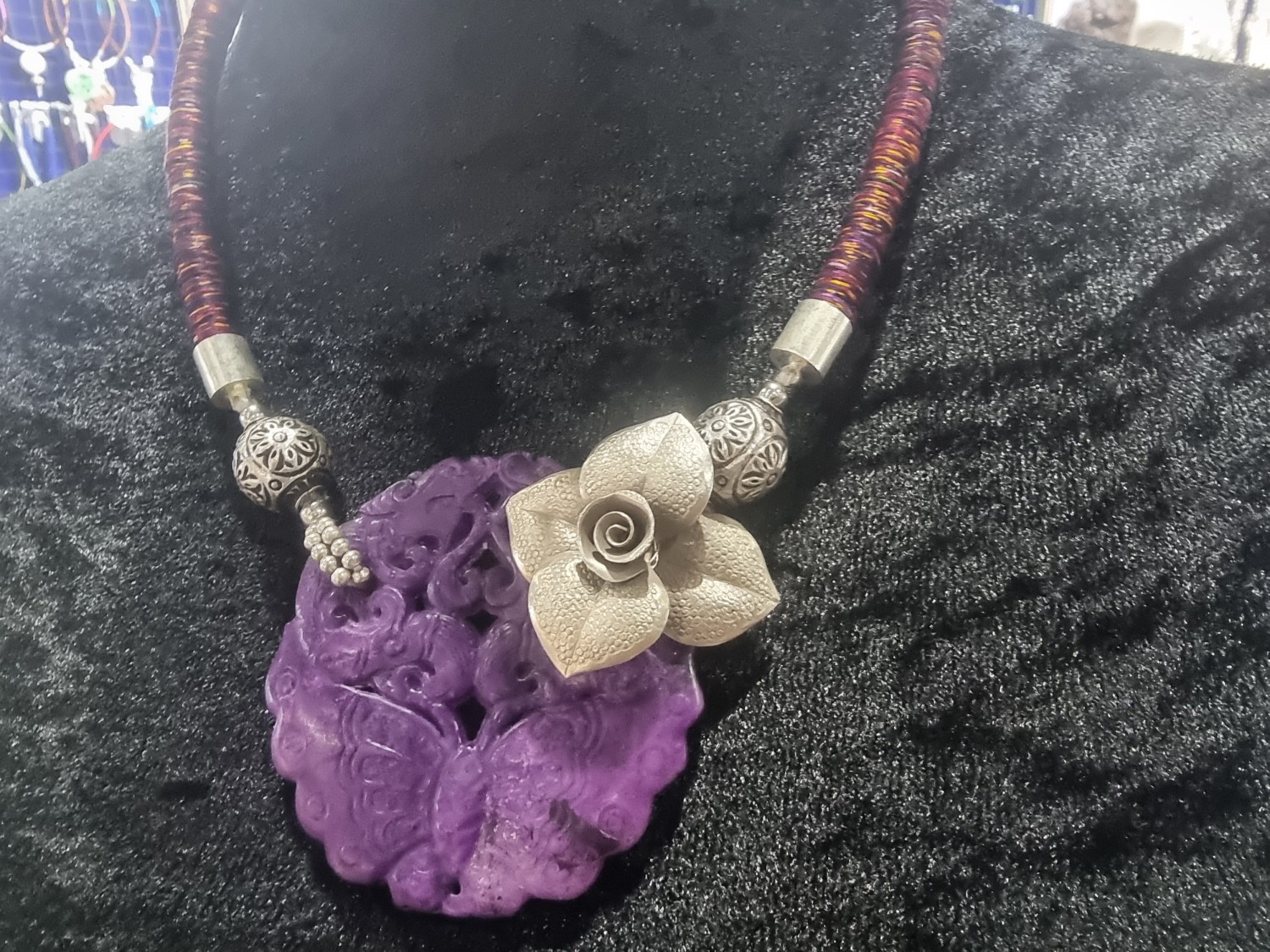 สร้อยไหมจี้หยก