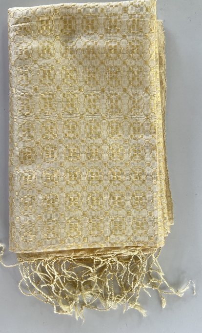 ผ้าไหมคลุมไหล่ลายดอกลีลาวดี