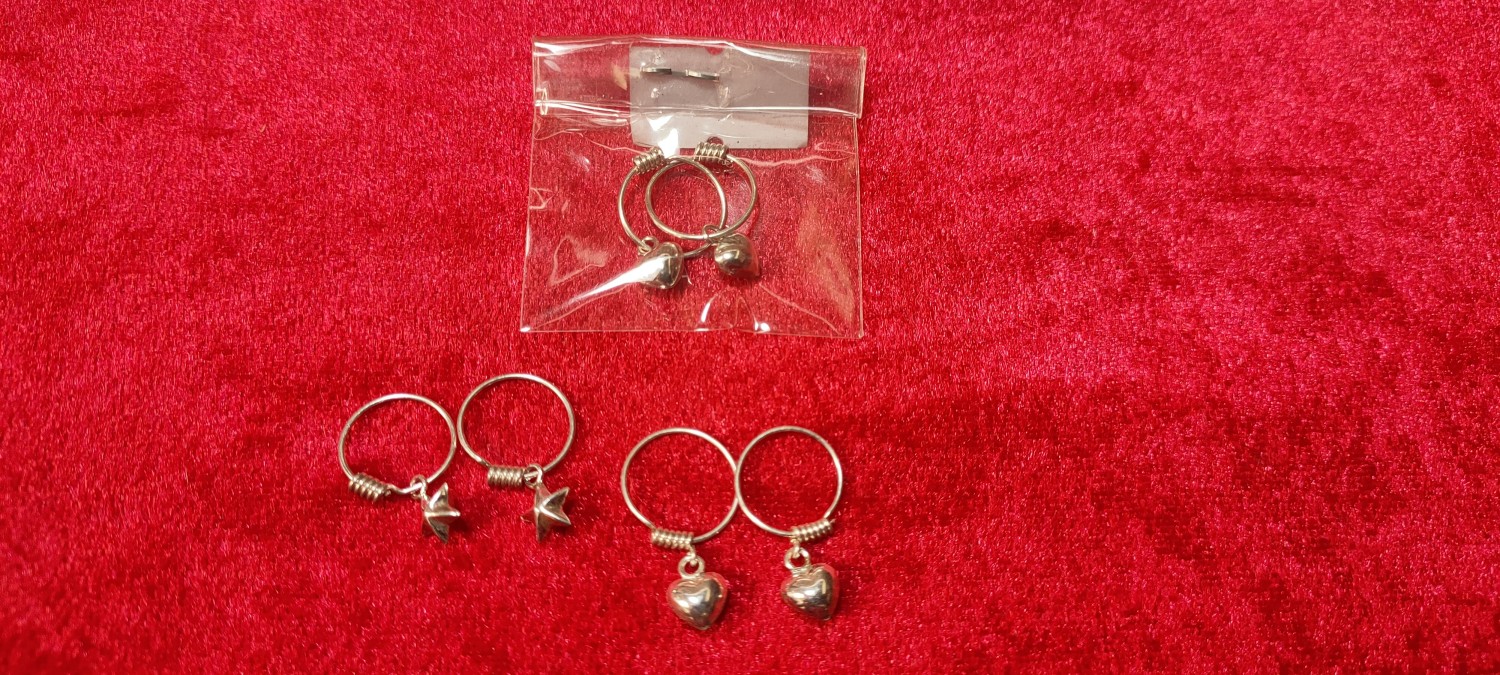 ต่างหูเกลียวจี้หัวใจ,ดาว