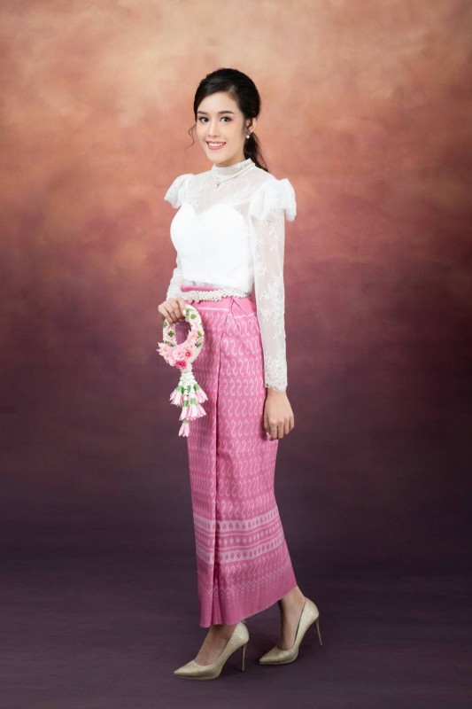 ผ้าไหมศรีนวล