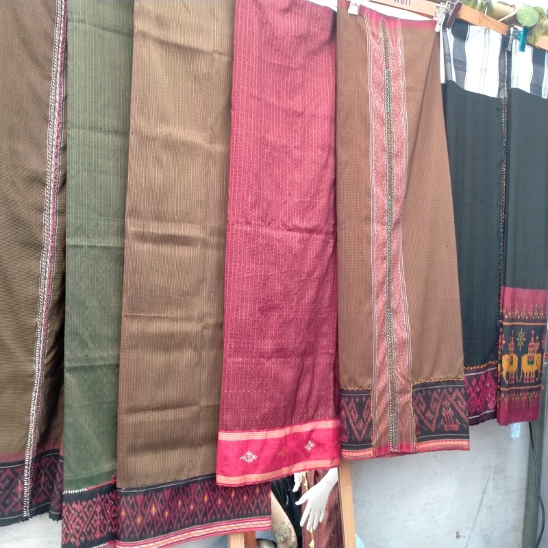 ผ้าไหมมัดหมี่