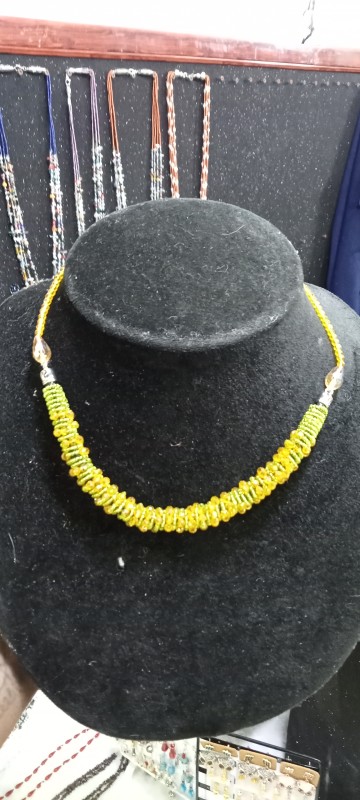 สร้อยหนังพันลูกคริสตั้นเหลือง