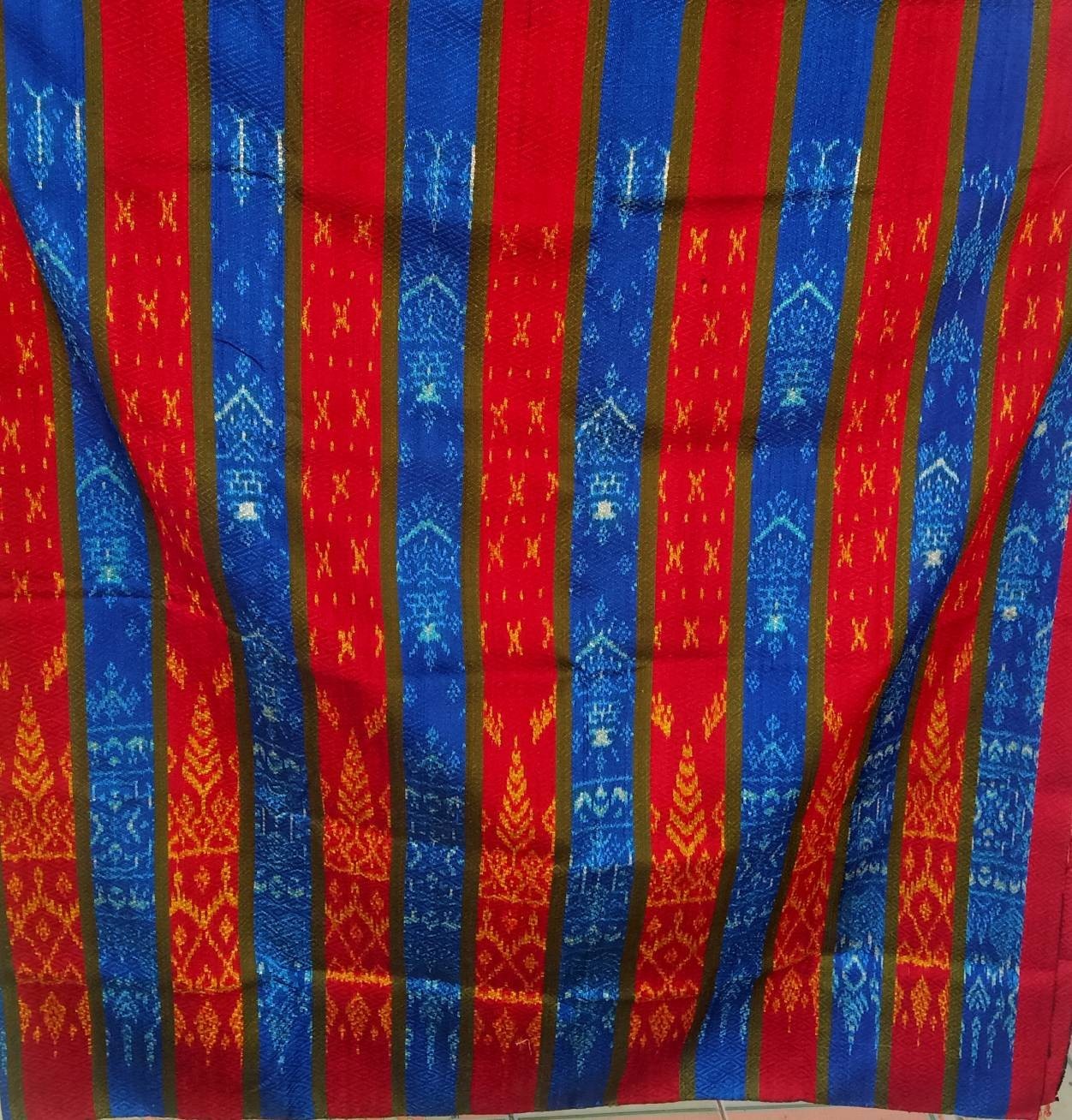 ผ้ามัดหมี่ลายน้ำไหล