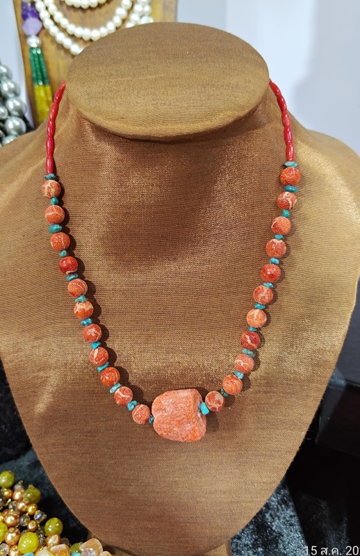 สร้อยคอปะการังแดง