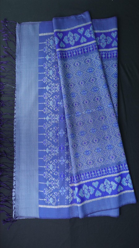 ซิ่น ผ้าไหมมัดหมี่ 6ตะกอ มีหน้านาง ชายครุย ขนาด 1x2เมตร พื้นสีฟ้าพาสเทล รหัส L9A-66-0820672 รหัสสินค้า SKU-31672