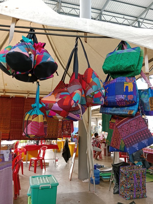 กระเป๋าผ้าไหม