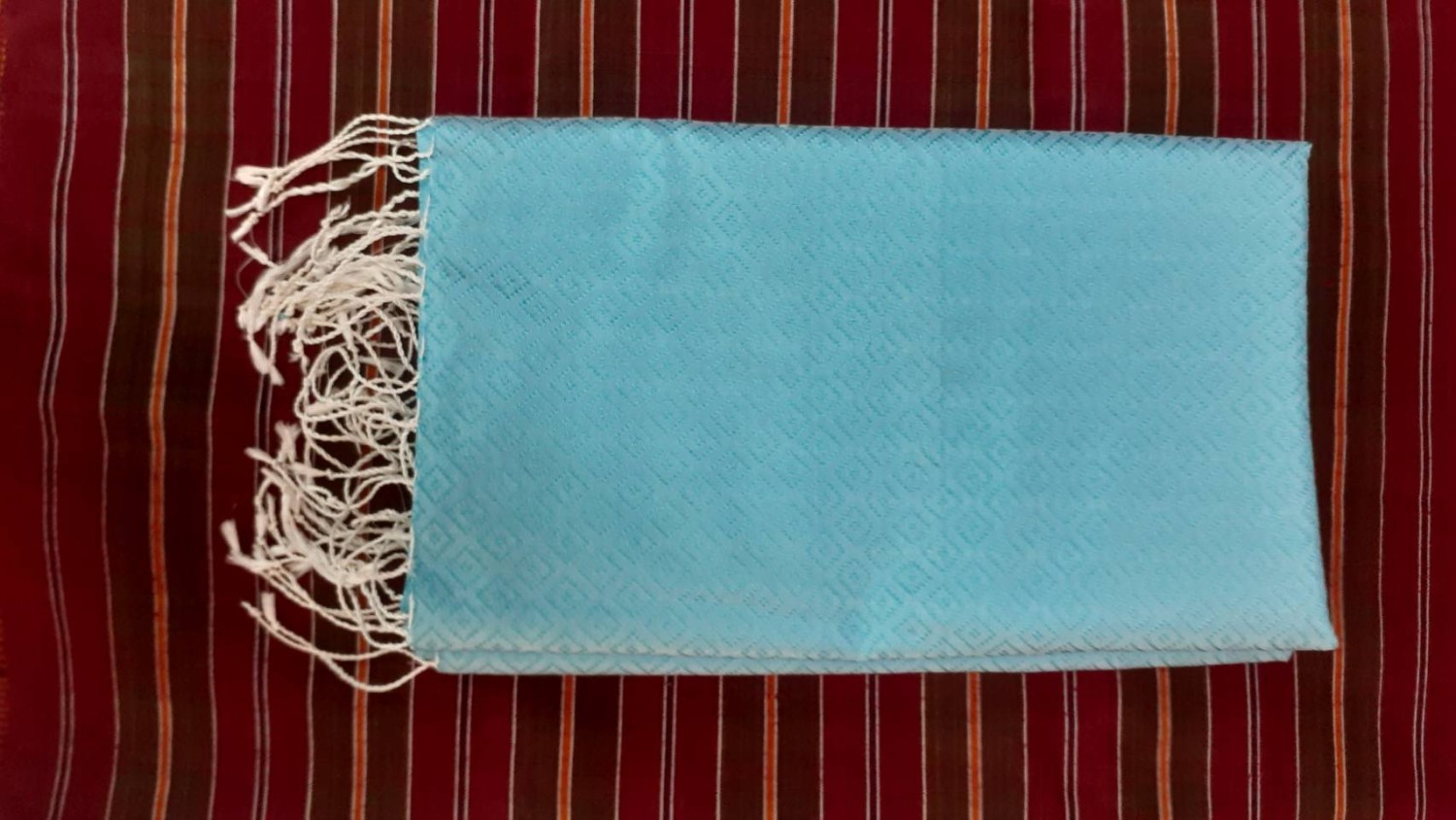 ผ้าคลุมไหล่ลายลูกแก้ว