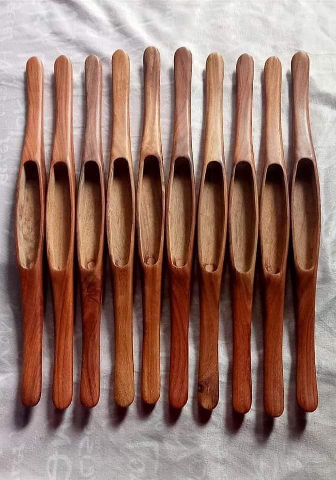 กระสวยไม้ทอมือรุ่นหนึ่งห้อง