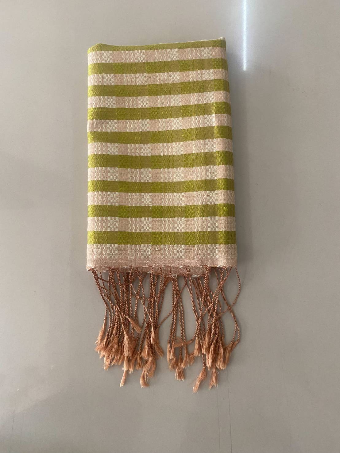 ผ้าคลุมไหล ยกดอกลายก้นหอย ทอไหมบ้านหนาแน่น ขนาดผ้า  65*200 ซ.ม.