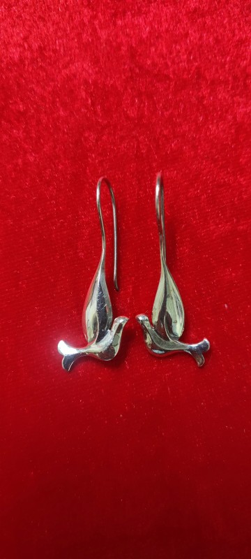 ต่างหูเงินนกคู่(ตัวแทนแห่งอิสระภาพและเสรีภาพ)