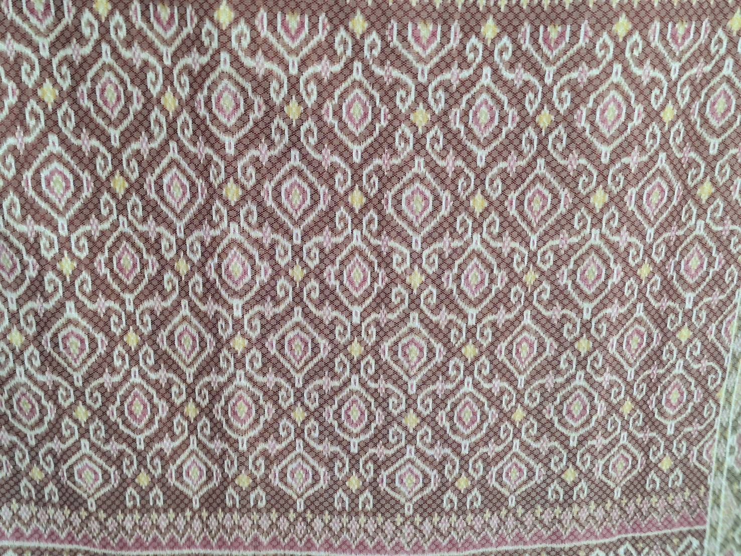 กลุ่มทอผ้าไหมบ้านโคกครุฑ