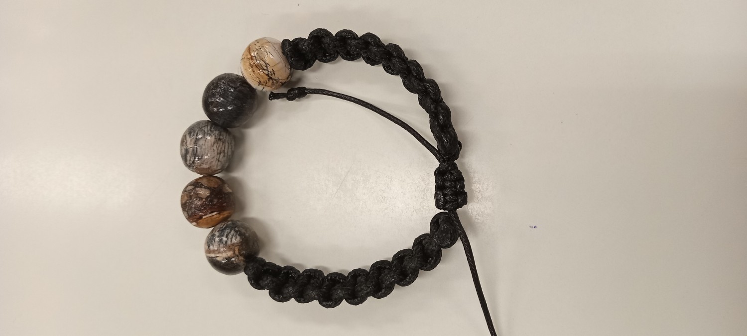 สร้อยข้อมือวัตถุโบราณ