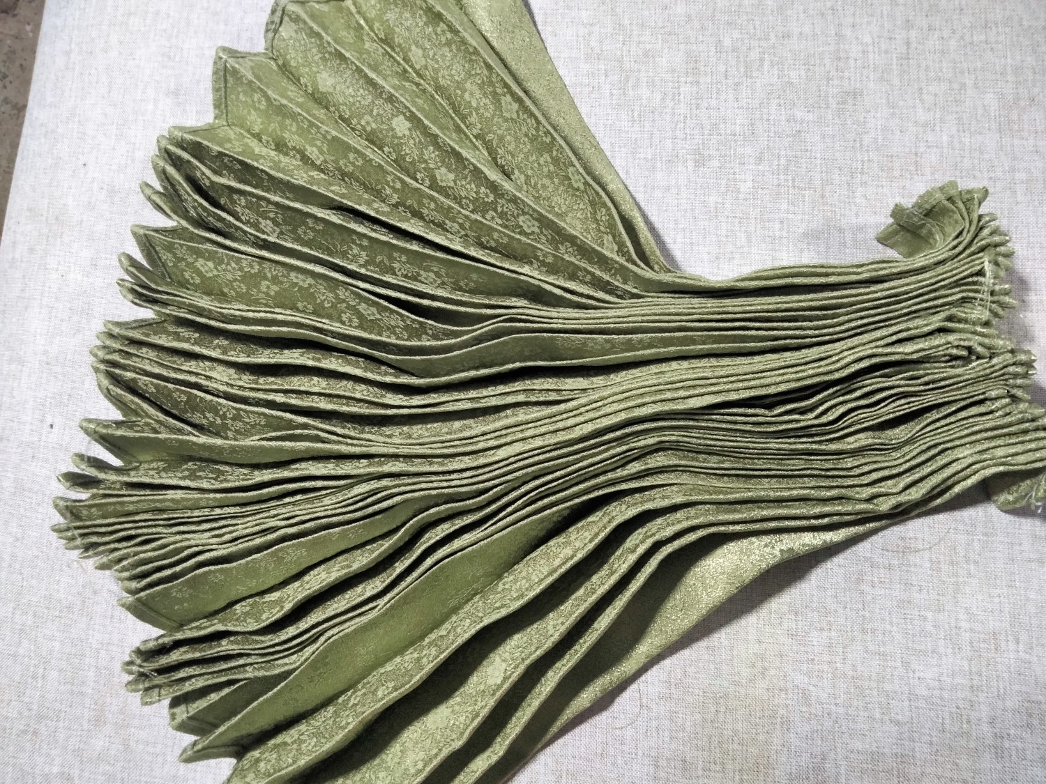 สไบอัดพลีทลายยกดอก