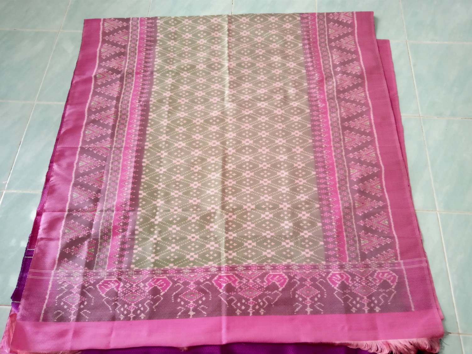 ผ้าไหมมัดหมี่5ตะกอ