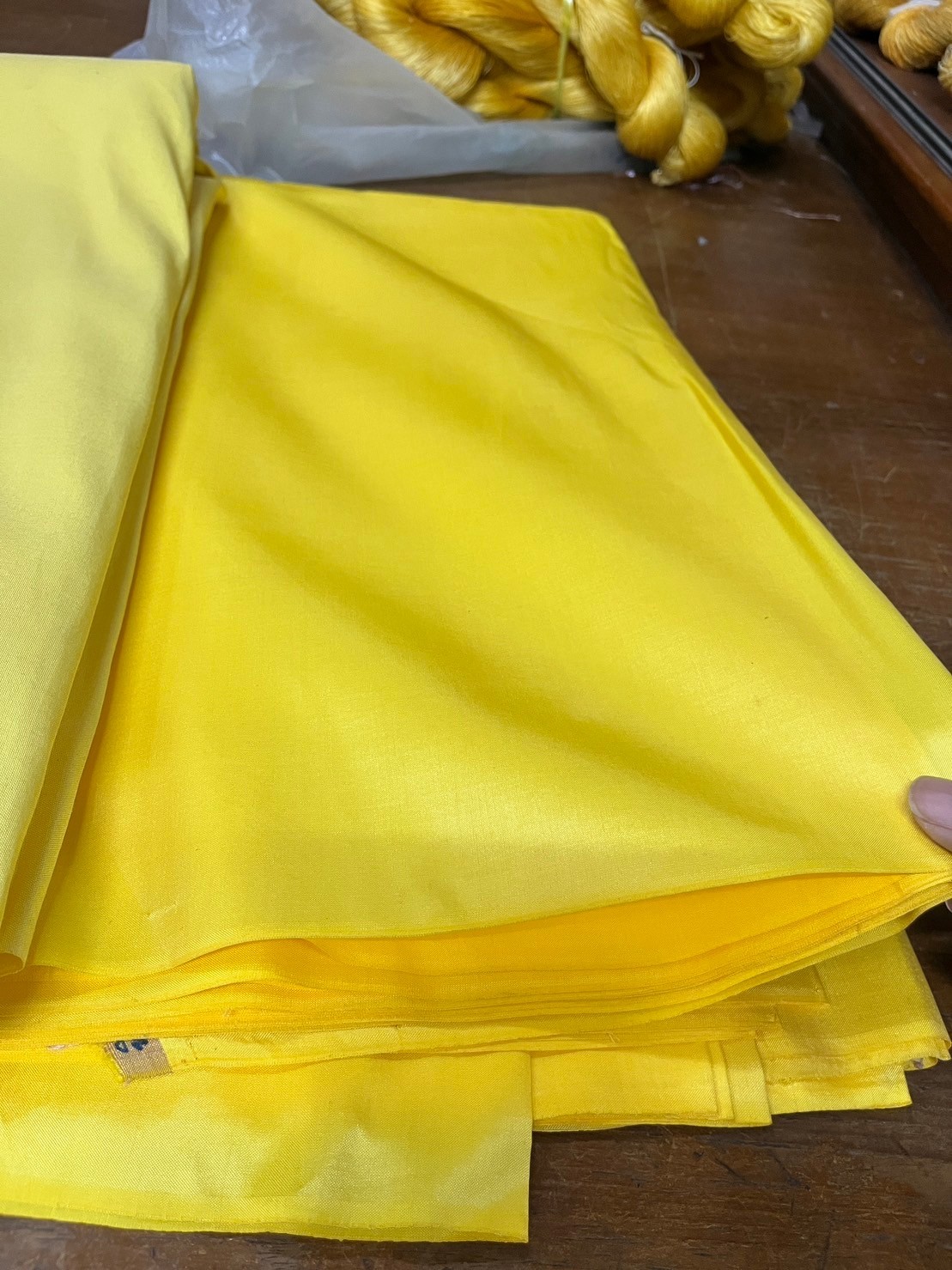 ผ้าไหมสีพื้น