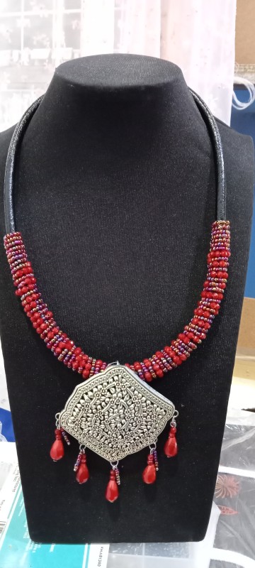 สร้อยหนังสลับคริสตั้น