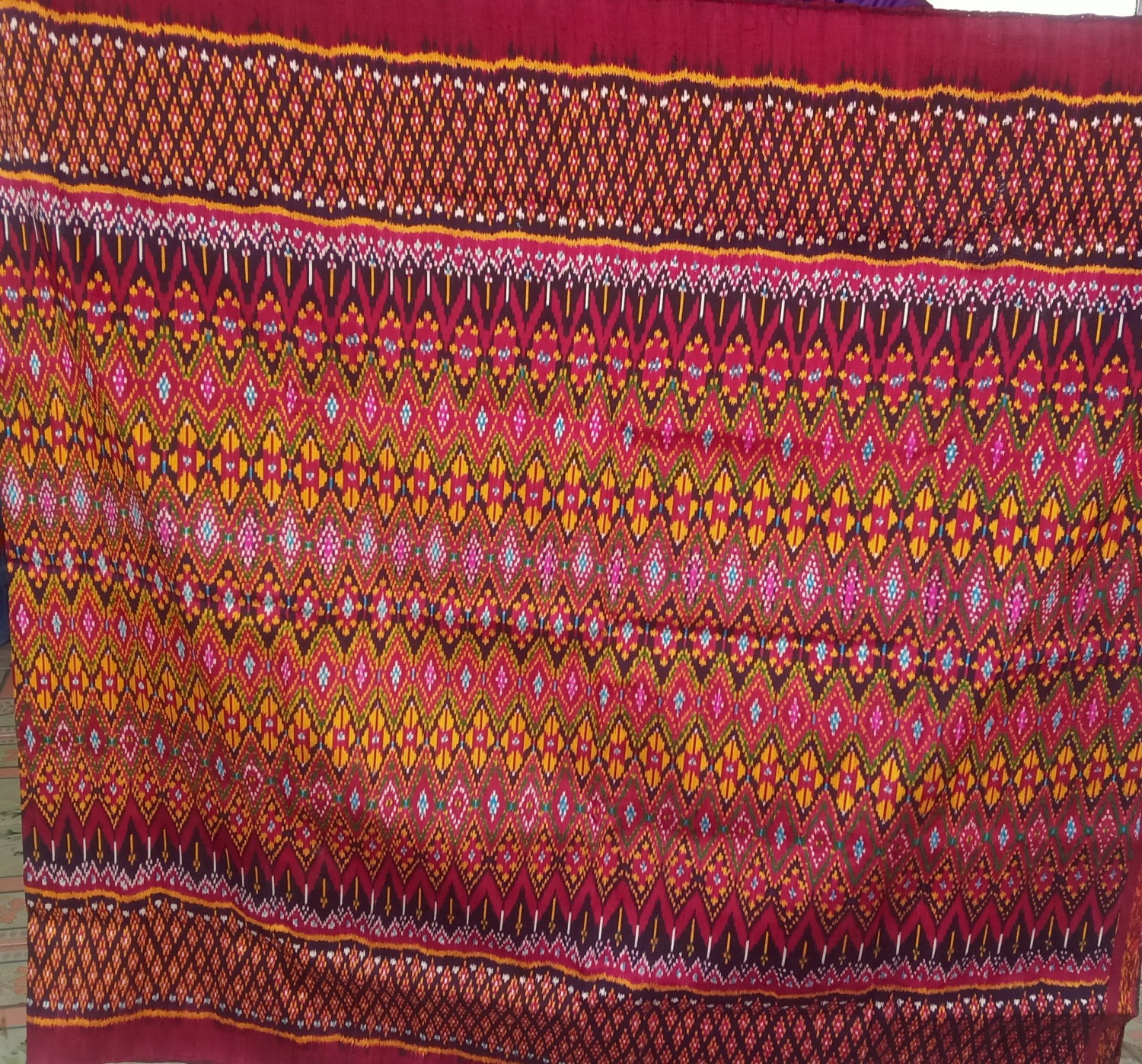 ผ้าไหมมัดหมี่ลายพัดลม