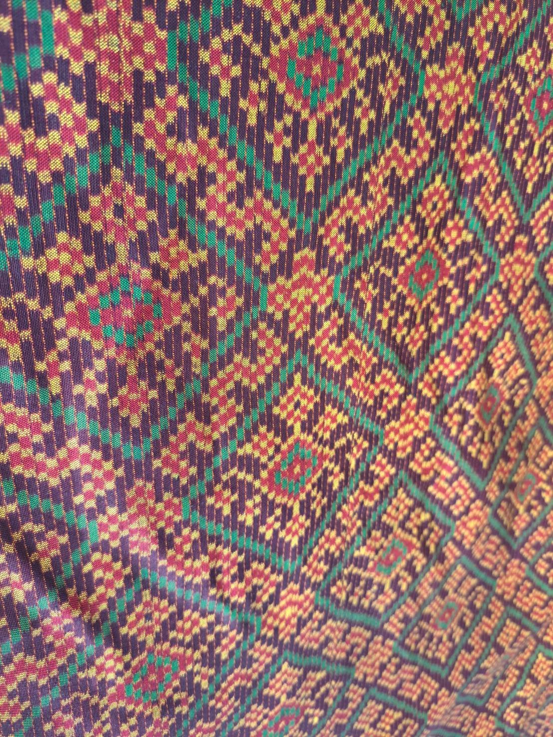 ผ้าไหมมัดหมี่ ลายพุ่งข้าวบิน 2 ตะกอ