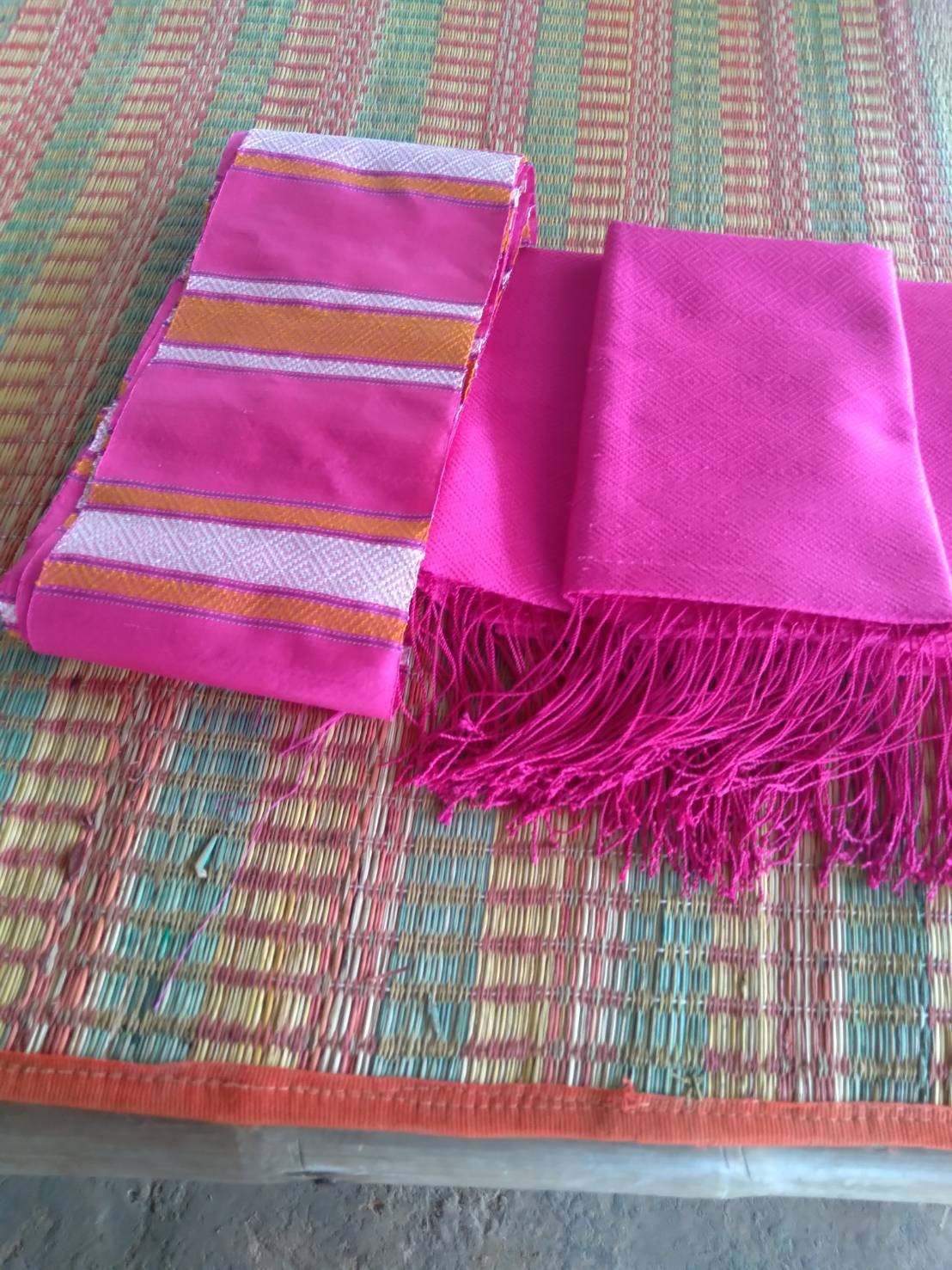 ผ้าคลุมไหล่